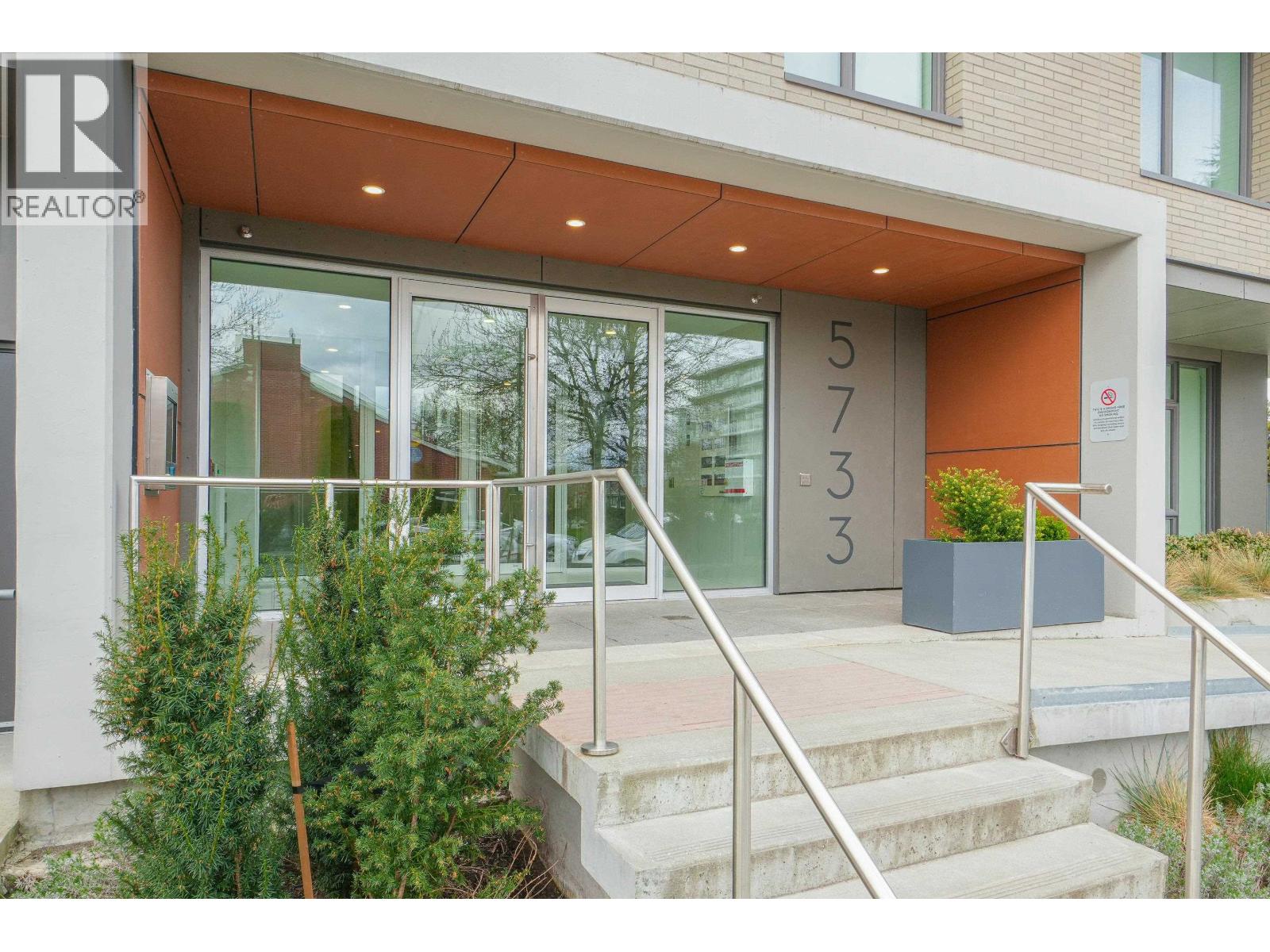 411 5733 ALBERTA STREET Property Photo 1