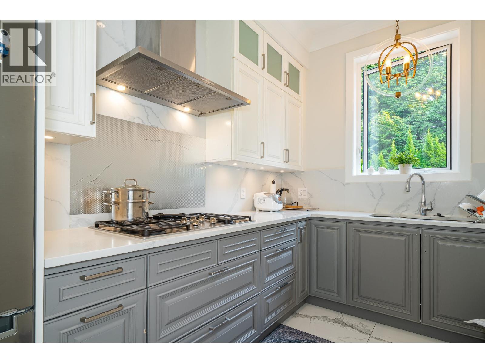 1048 Handsworth Road Property Photo 28