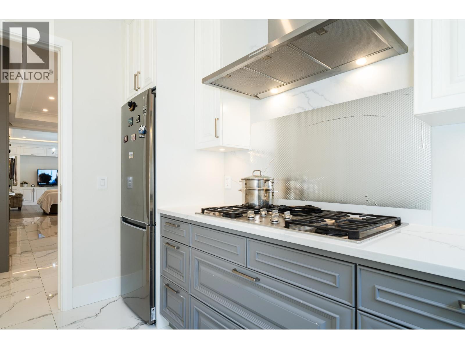 1048 Handsworth Road Property Photo 29