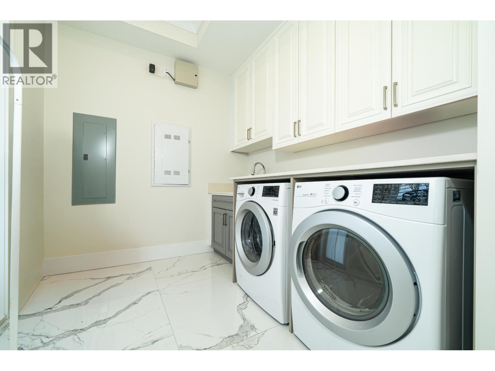 1048 Handsworth Road Property Photo 30