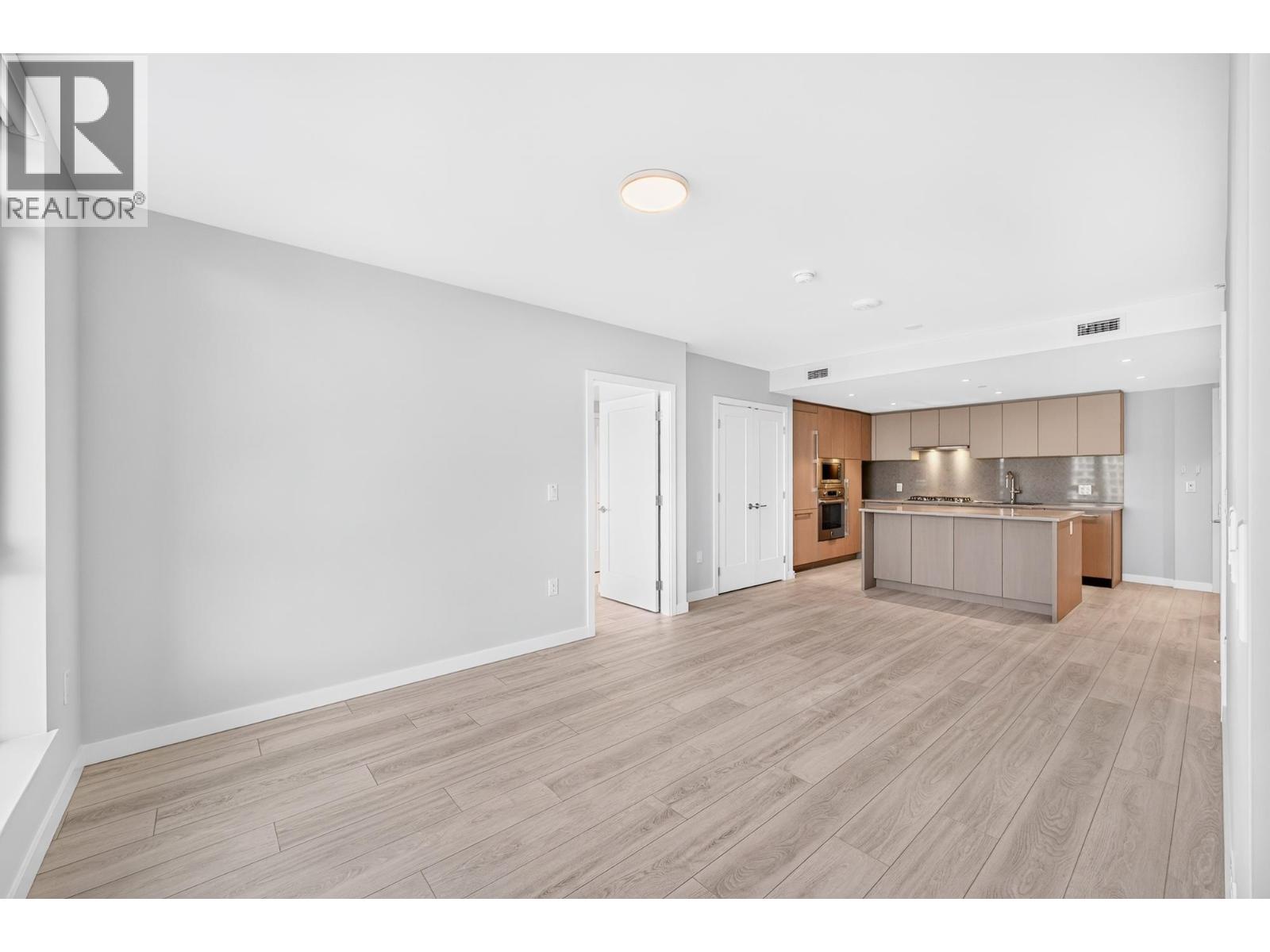 603 3588 Ketcheson Road Property Photo 2
