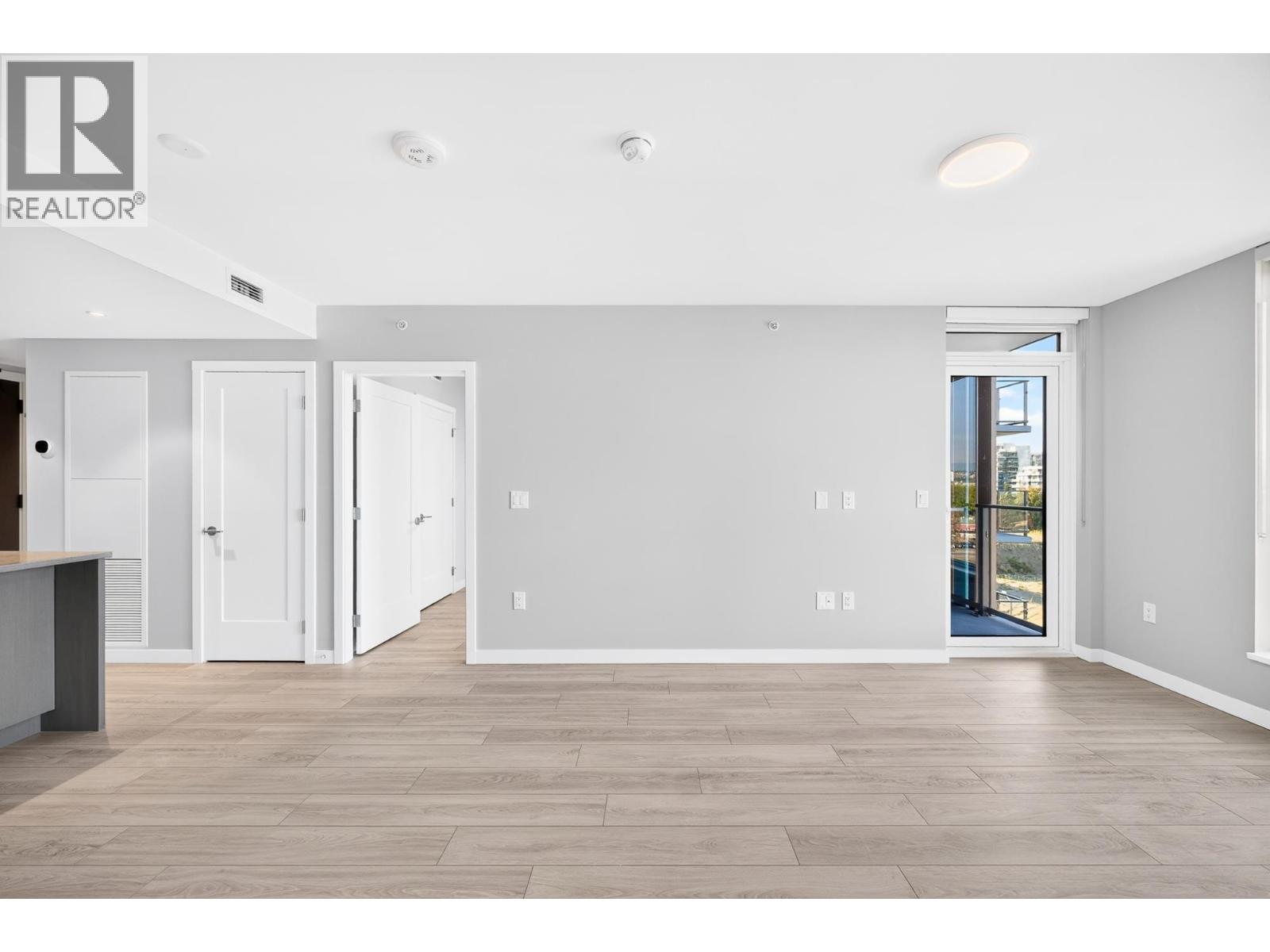 603 3588 Ketcheson Road Property Photo 3