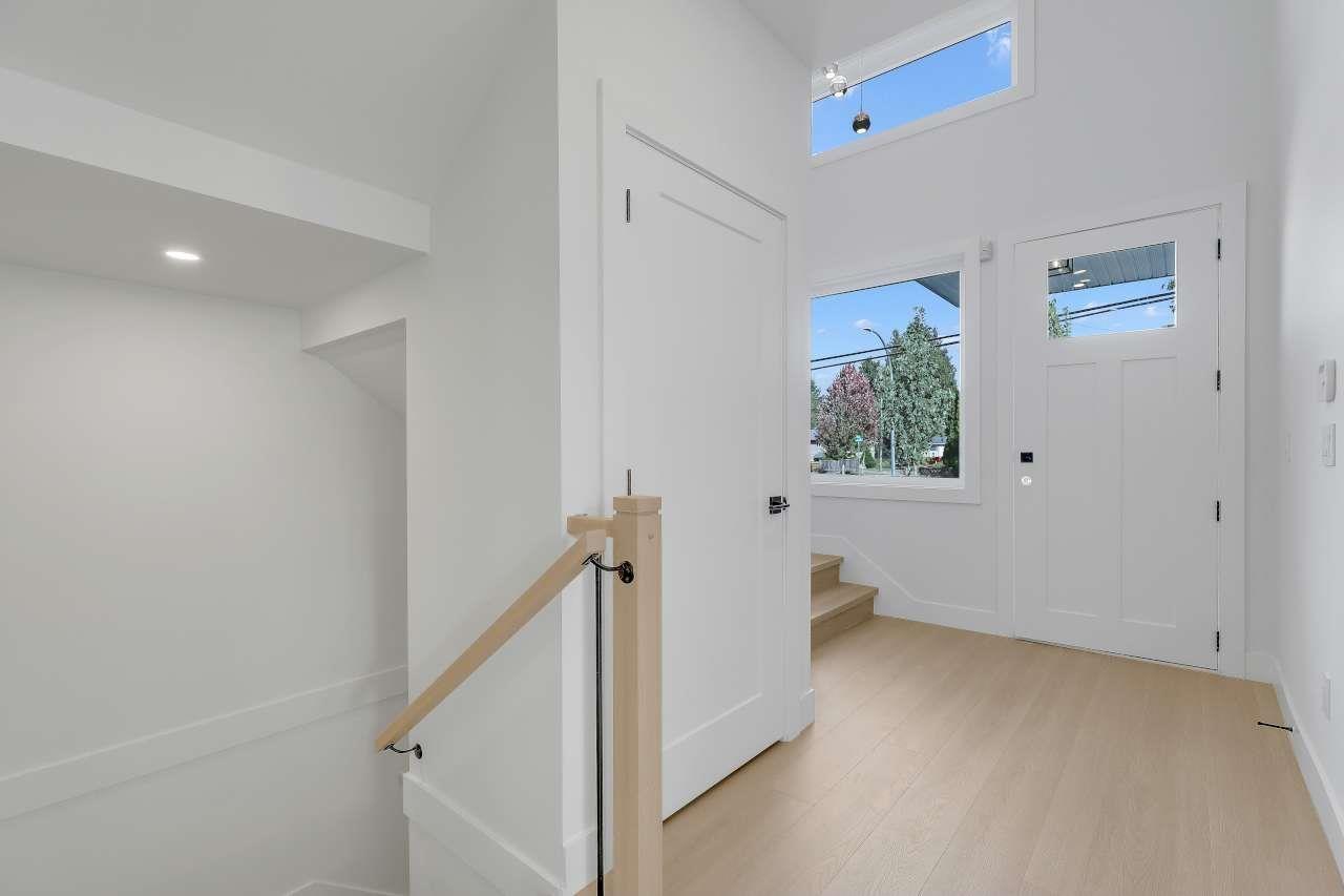 9498 118 Street Property Photo 5