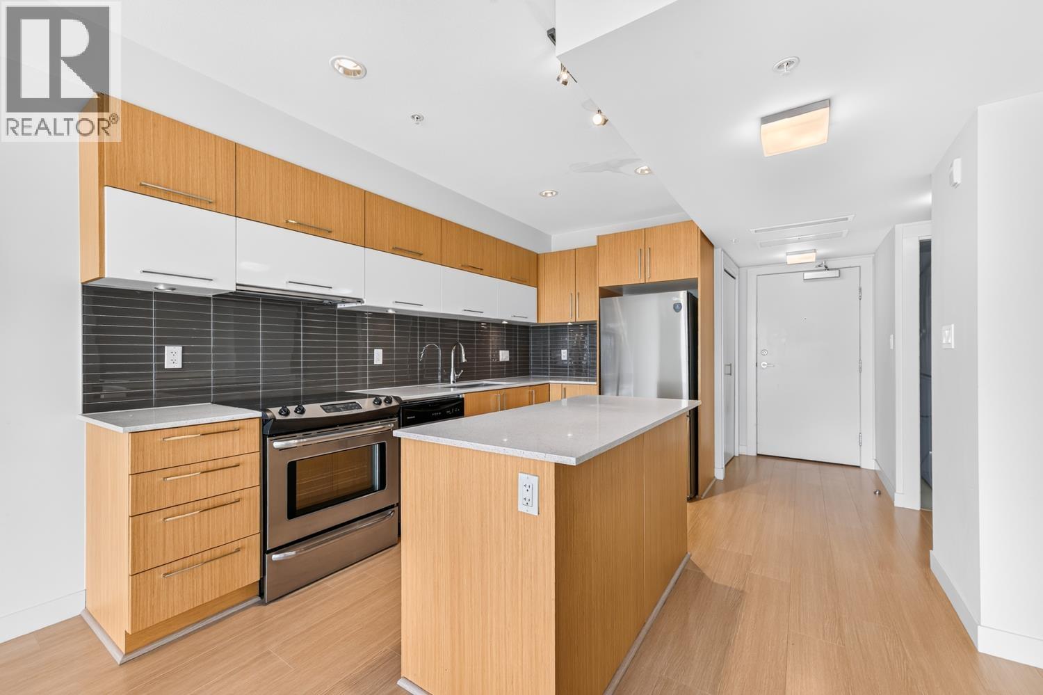 418 10020 Dunoon Drive Property Photo 3