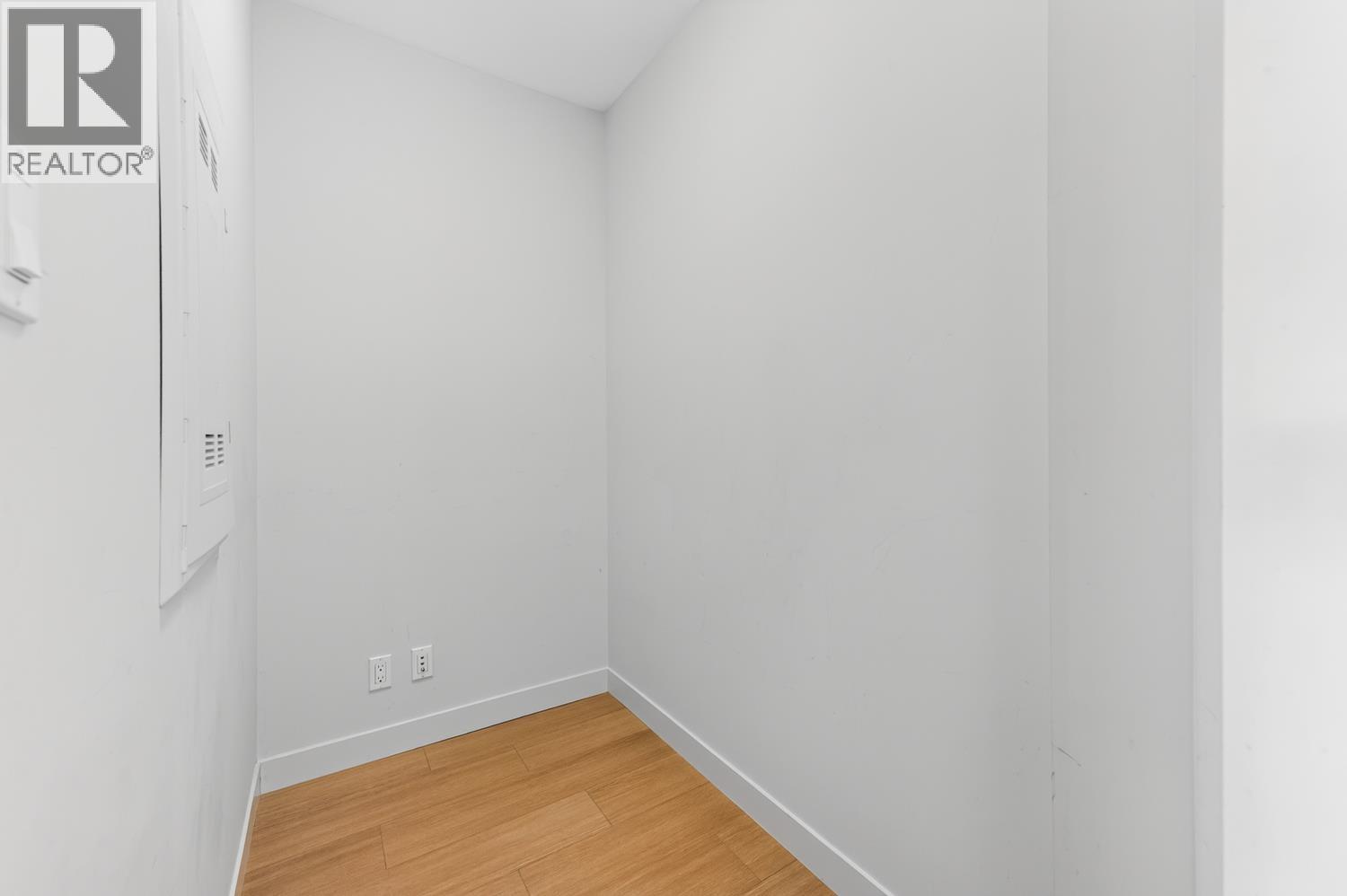 418 10020 Dunoon Drive Property Photo 16