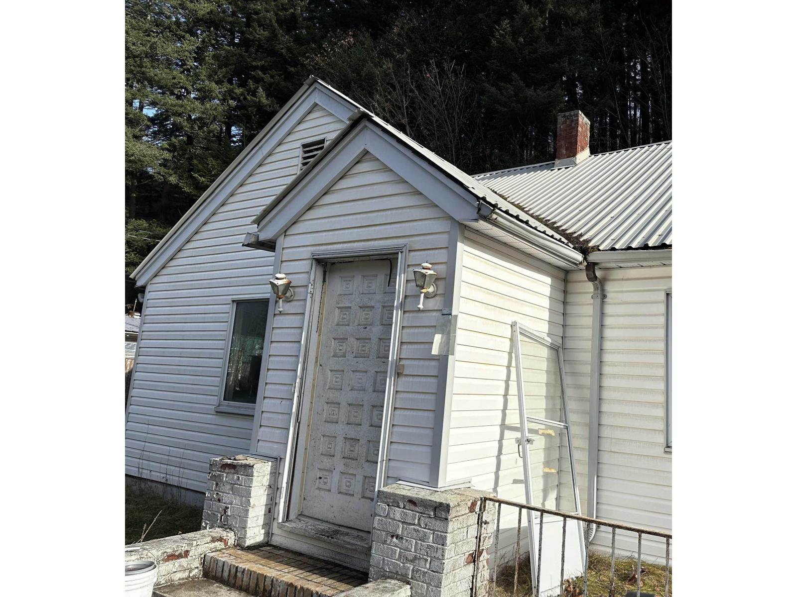 48130 Trans Canada Highway Property Photo 1