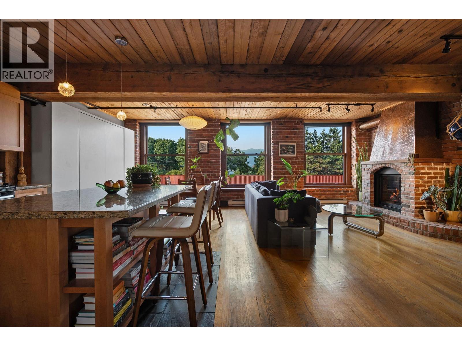 305 41 Alexander Street Property Photo 2
