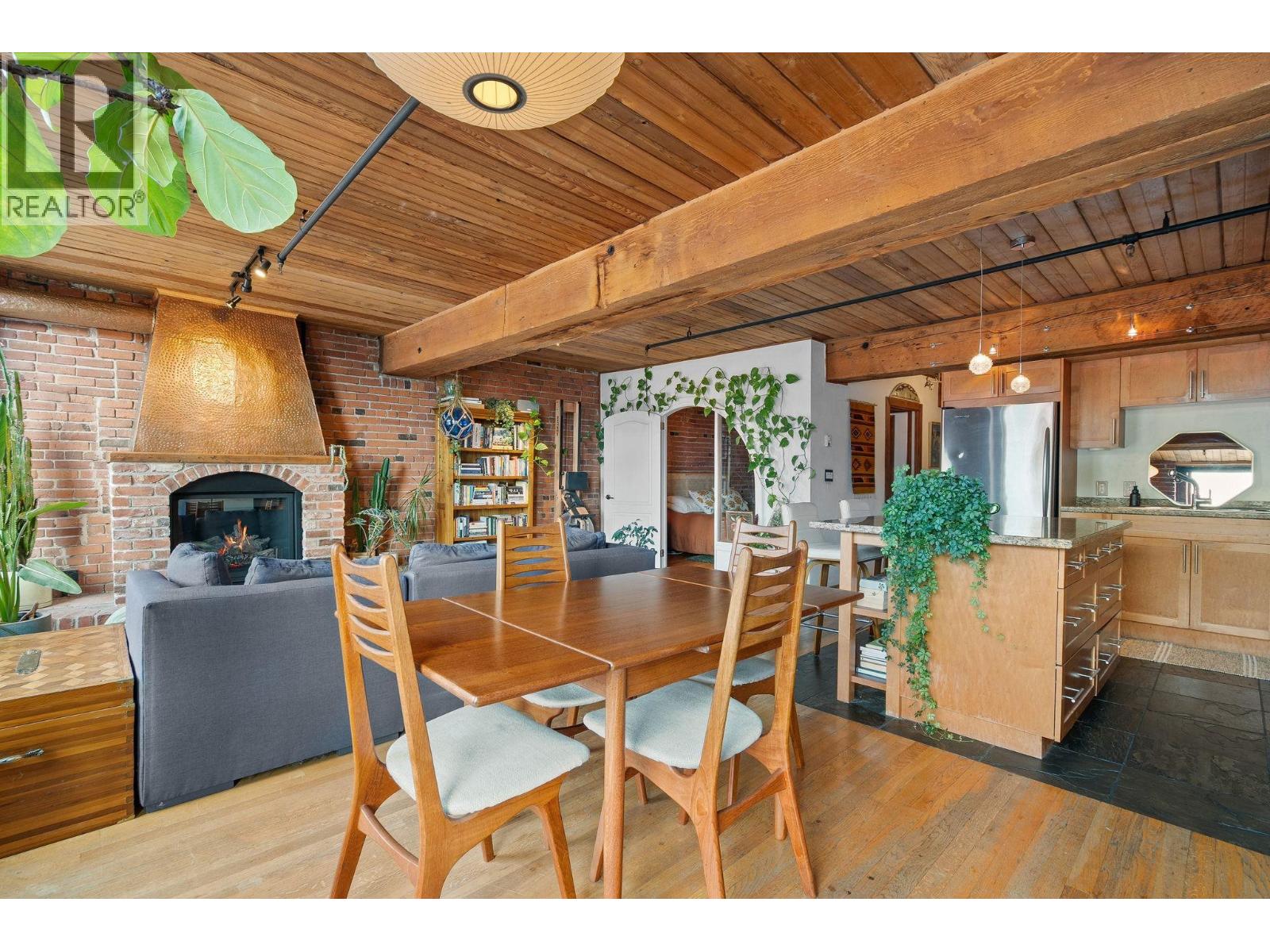 305 41 Alexander Street Property Photo 3