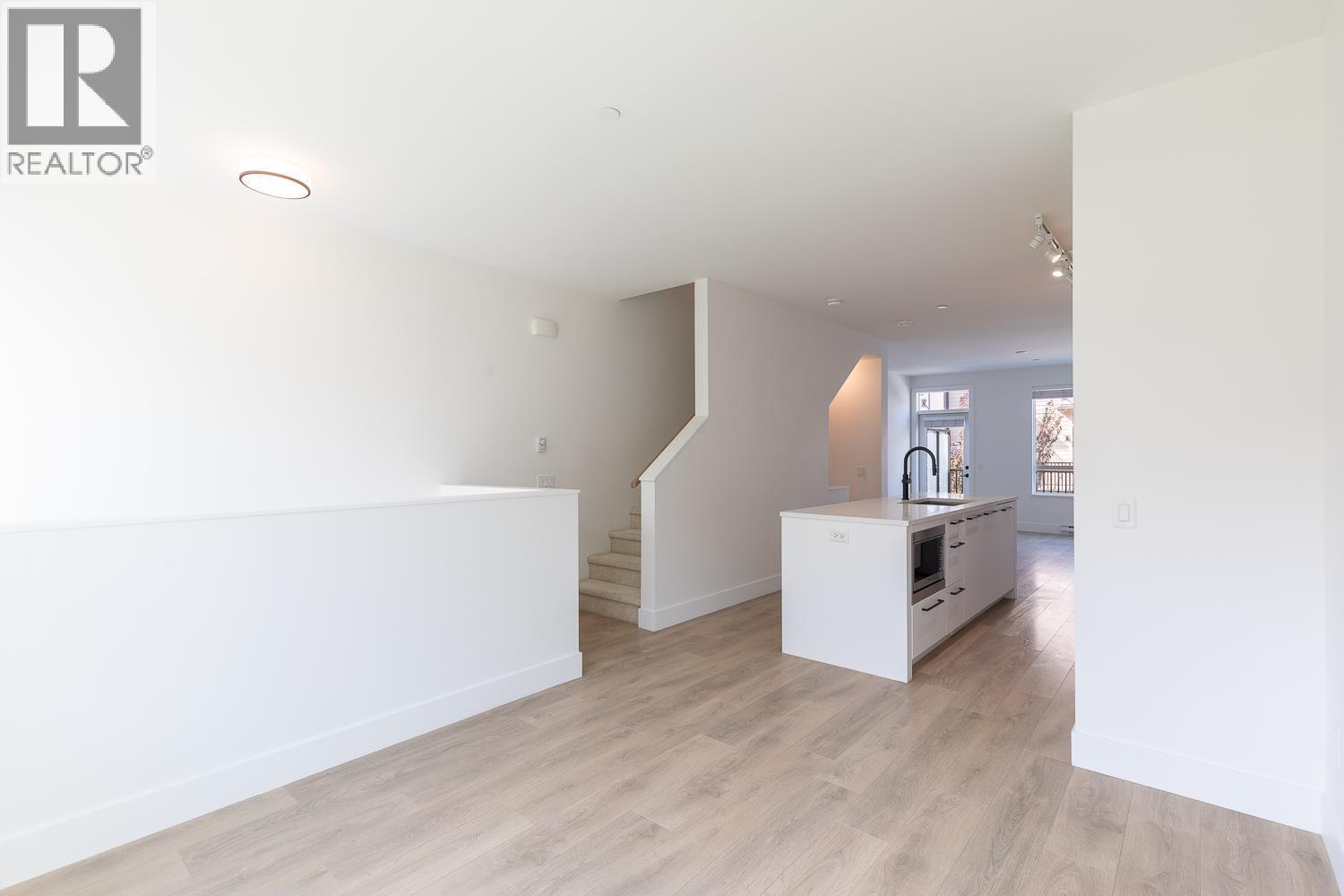 38006 Fairwater Place Property Photo 11