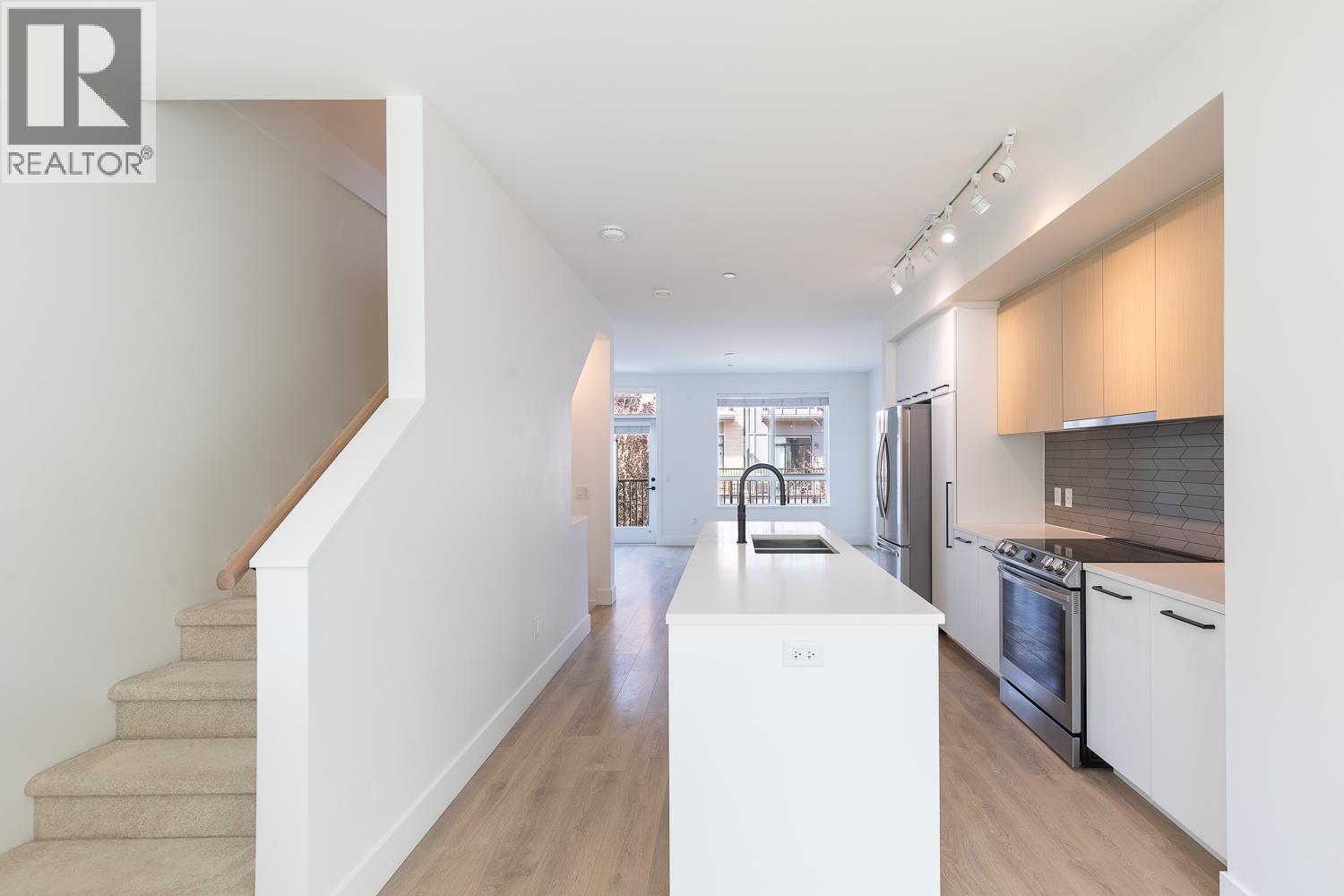 38006 Fairwater Place Property Photo 16