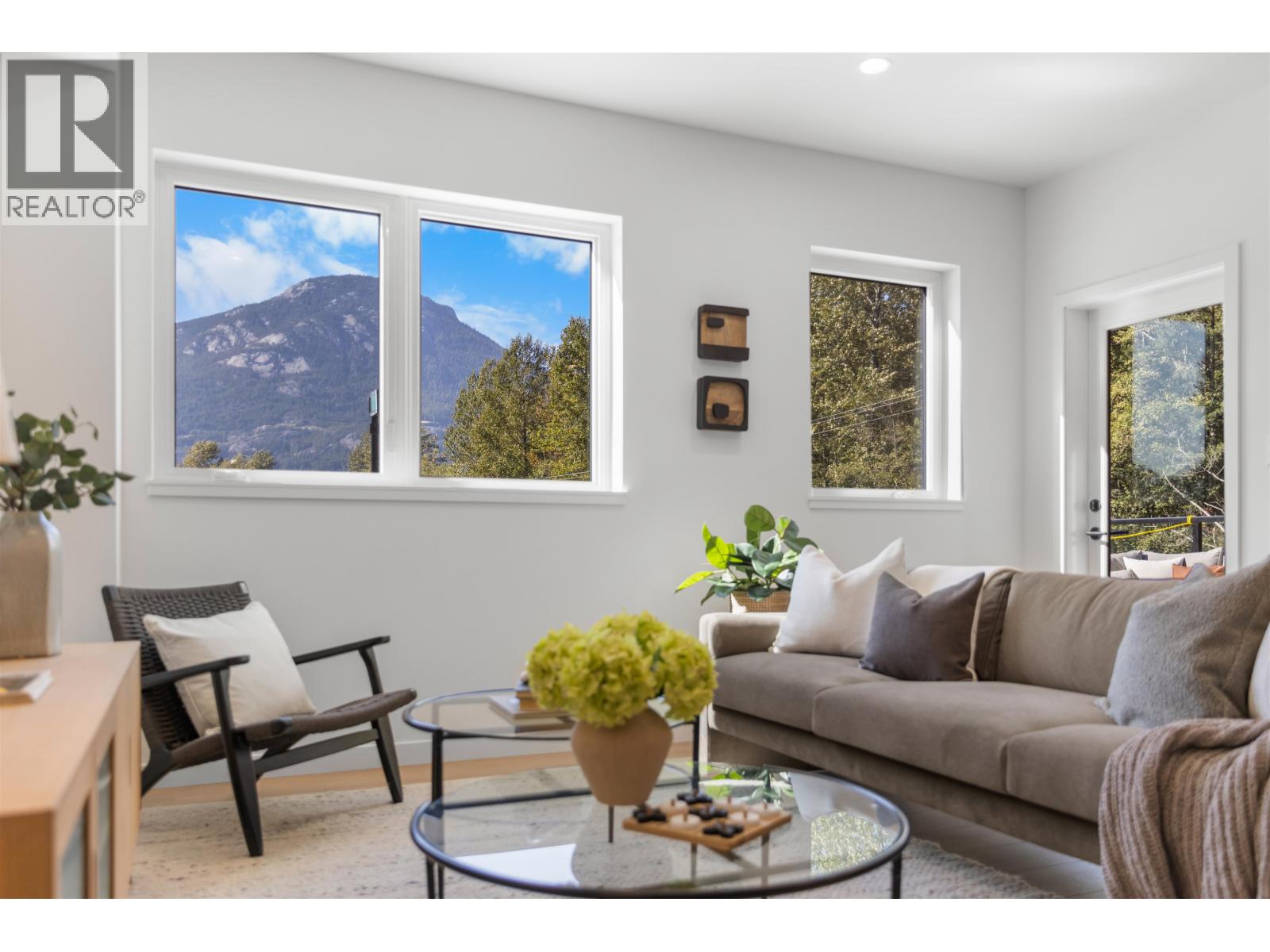 102 1055 Raven Drive Property Photo 1
