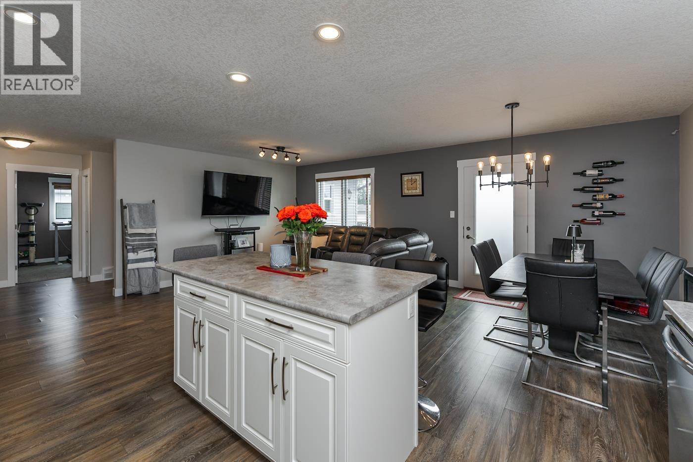 5355 Woodvalley Drive Property Photo 8