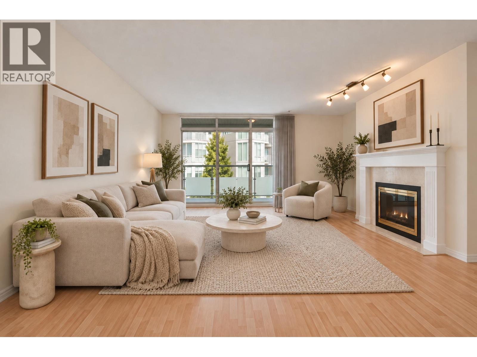 306 48 RICHMOND STREET Property Photo 1