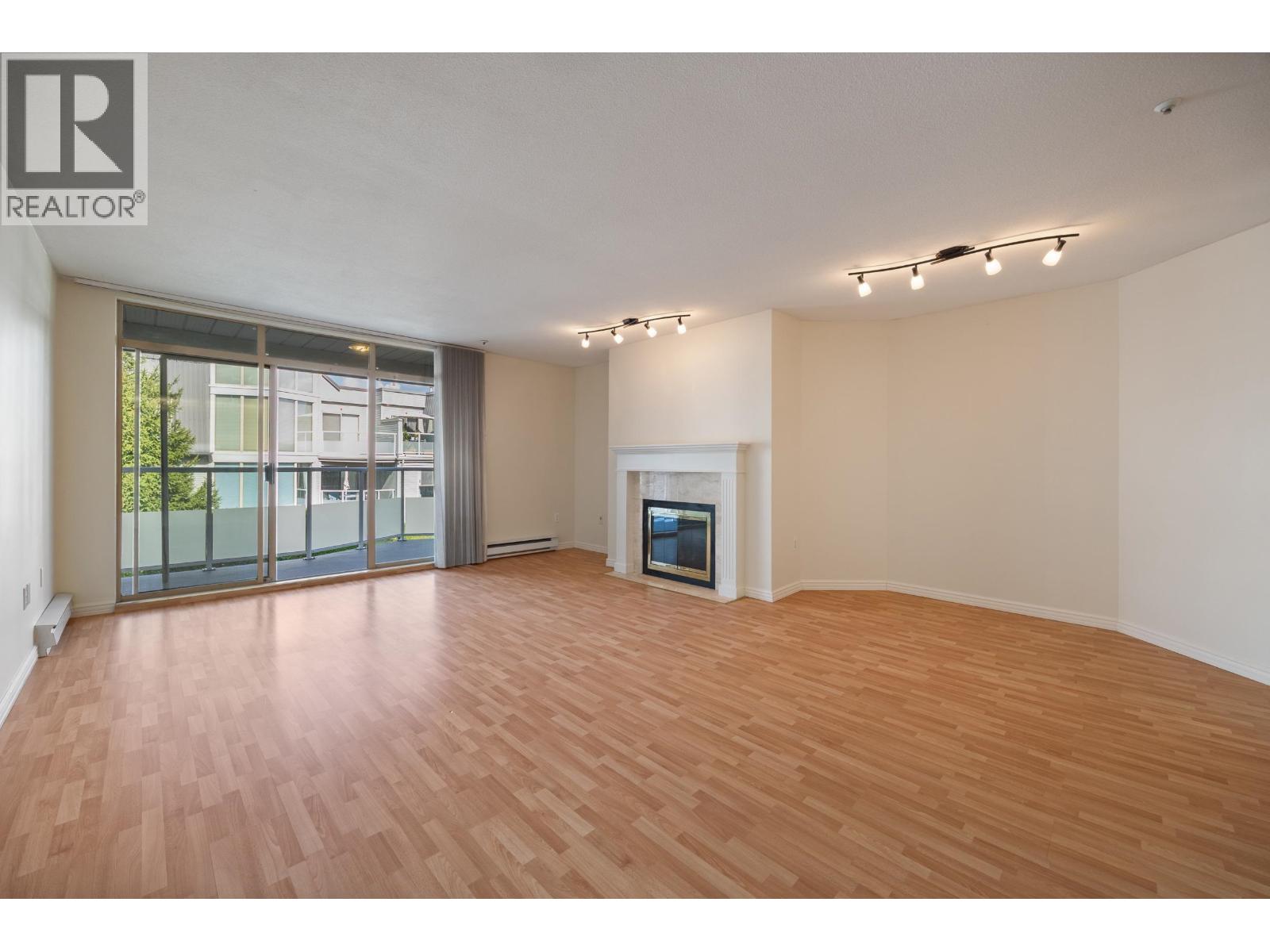 306 48 Richmond Street Property Photo 5