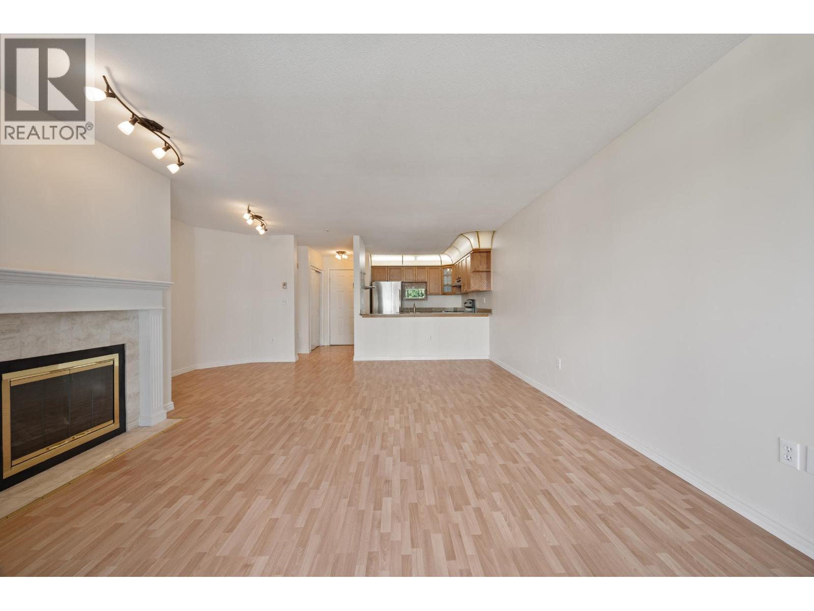 306 48 Richmond Street Property Photo 7
