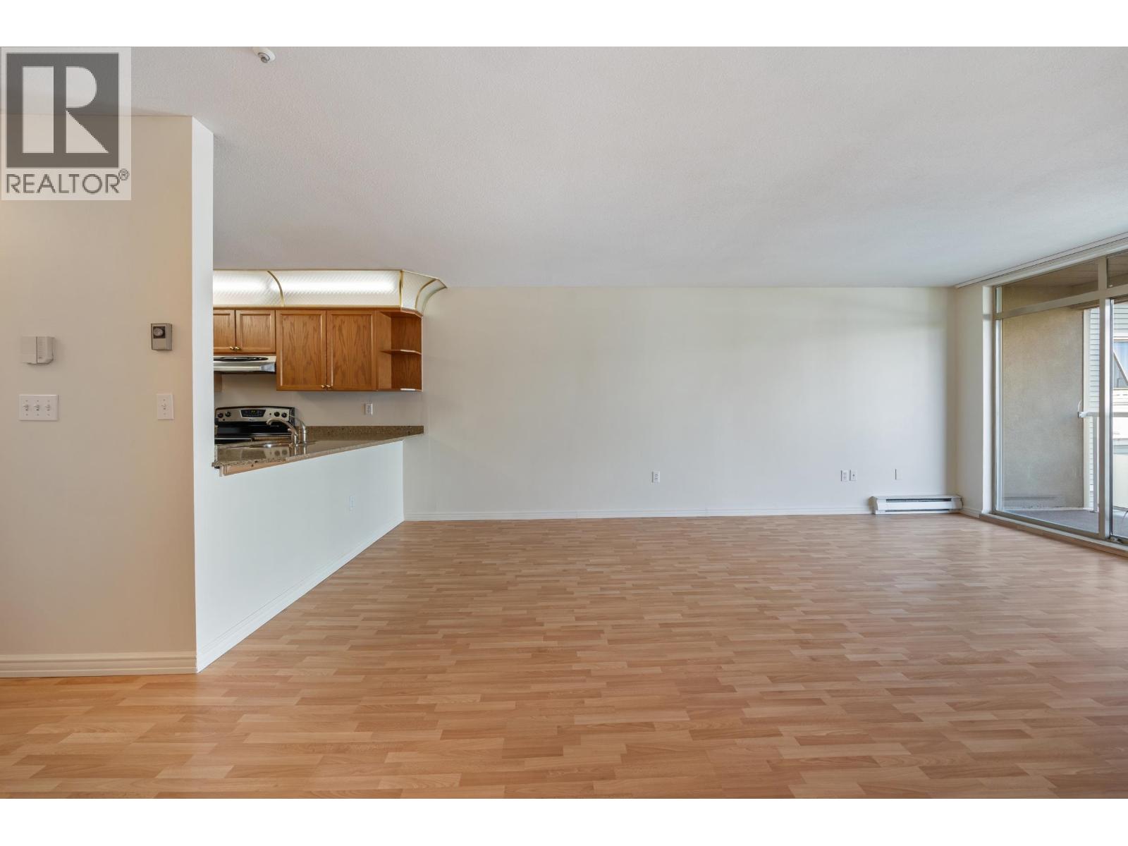 306 48 Richmond Street Property Photo 9