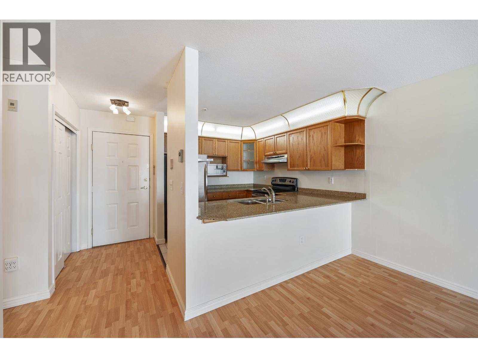 306 48 Richmond Street Property Photo 10