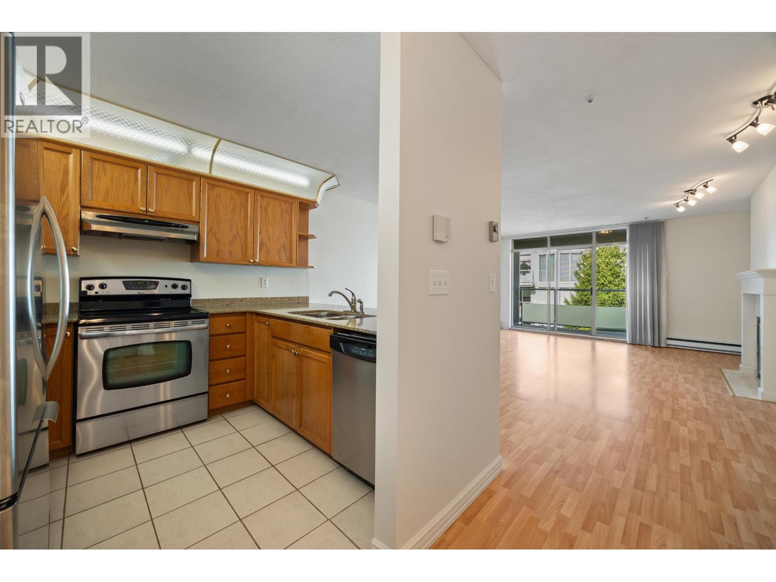 306 48 Richmond Street Property Photo 12