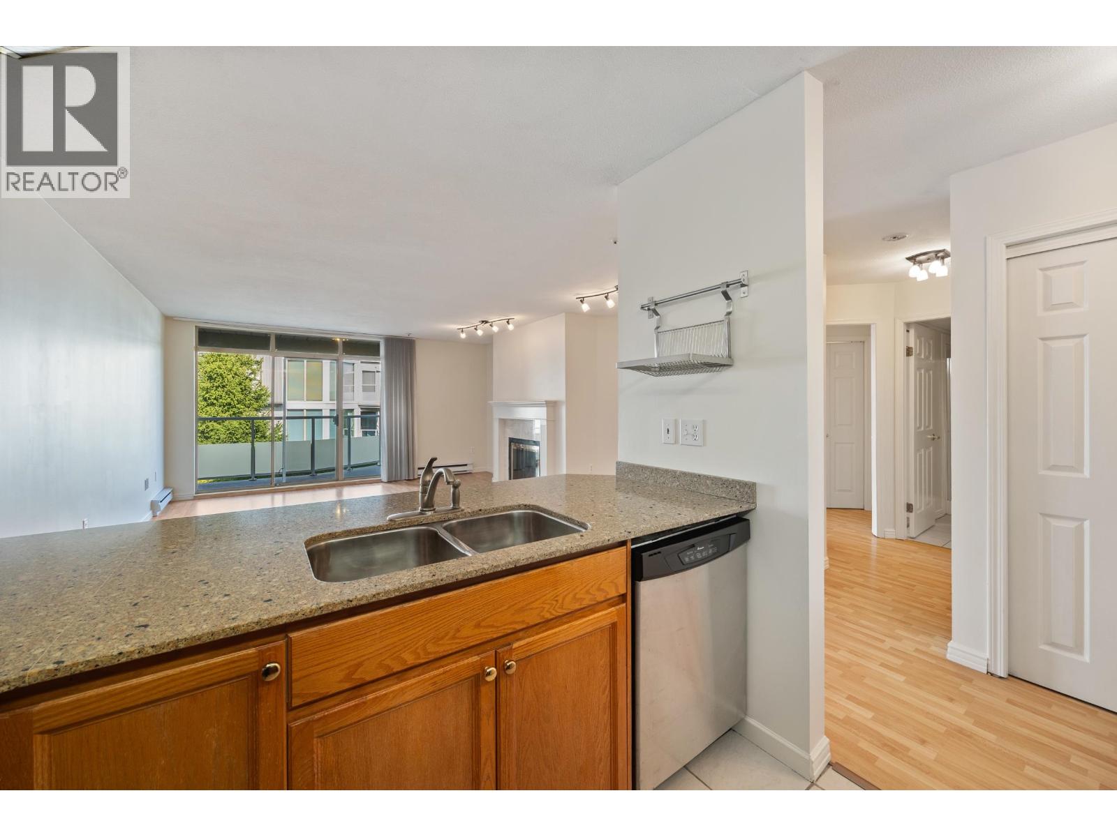 306 48 Richmond Street Property Photo 14