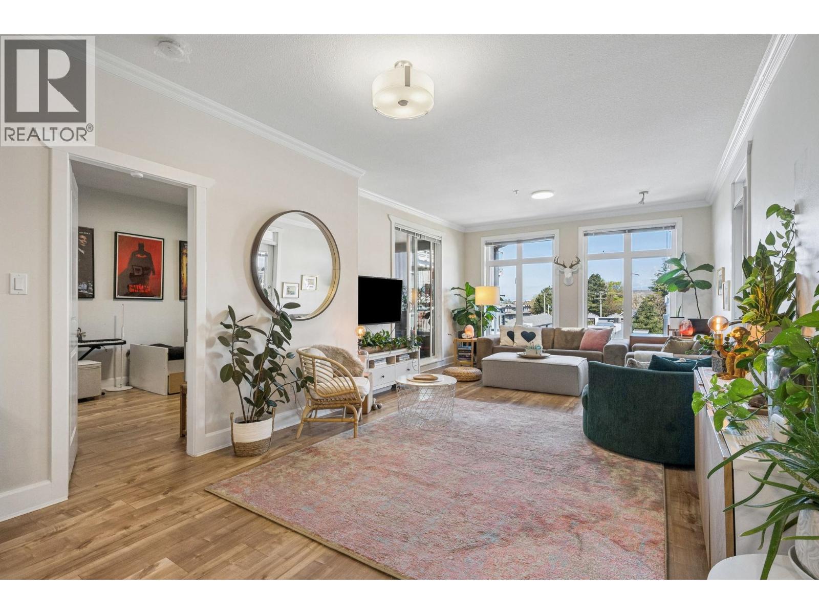 305 4111 Bayview Street Property Photo 5