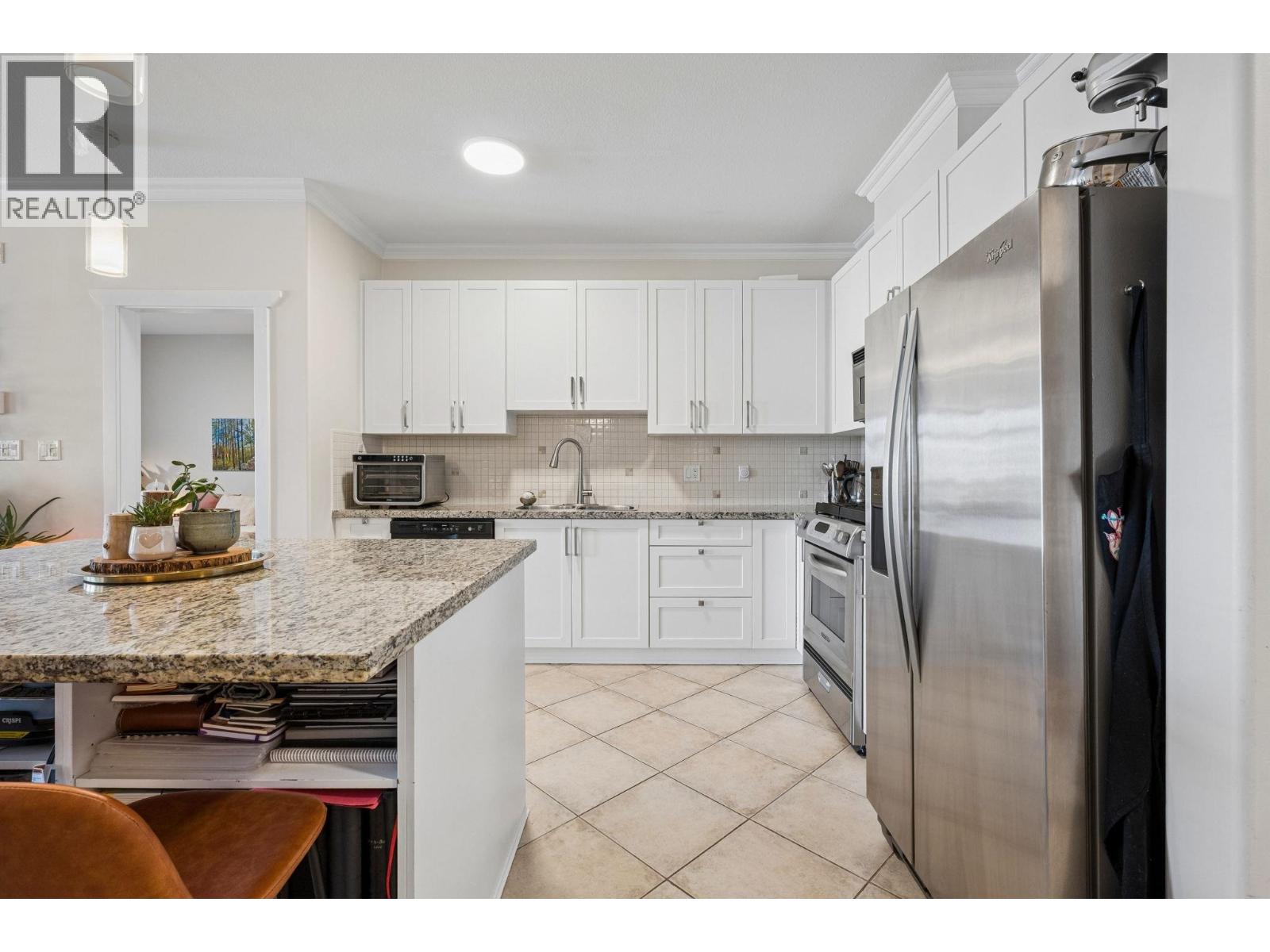 305 4111 Bayview Street Property Photo 10