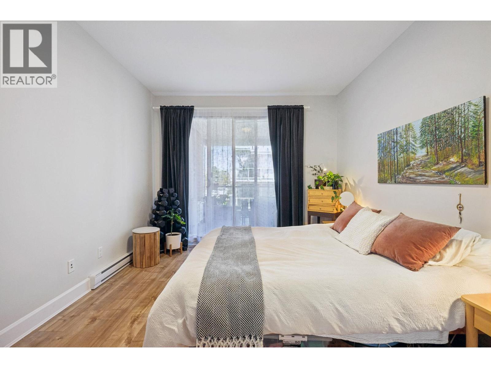 305 4111 Bayview Street Property Photo 13
