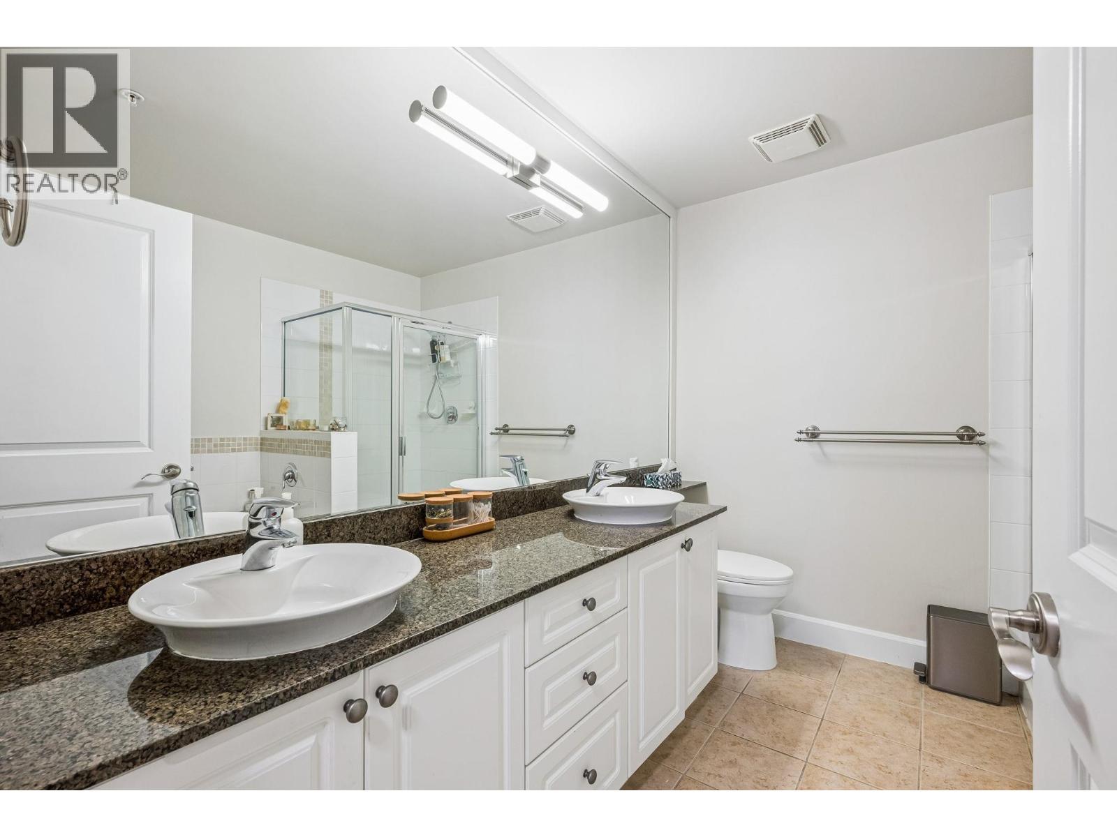305 4111 Bayview Street Property Photo 15