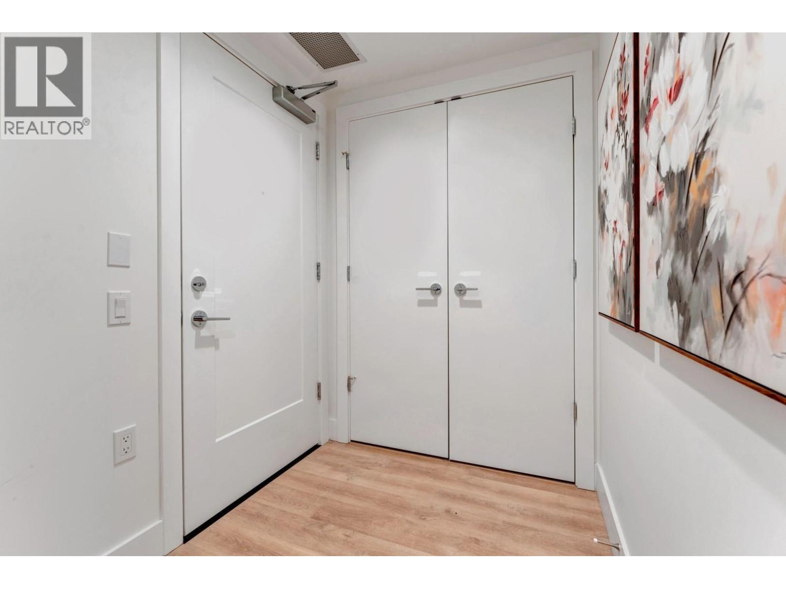 105 2325 Emery Court Property Photo 1