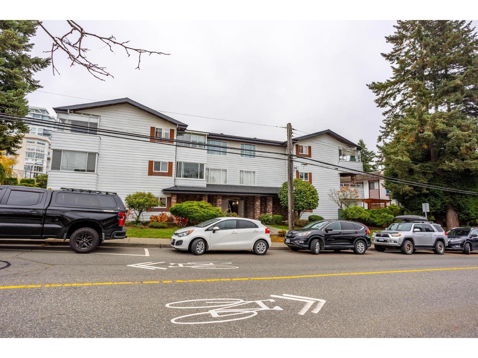 301 1390 MARTIN STREET Property Photo 1