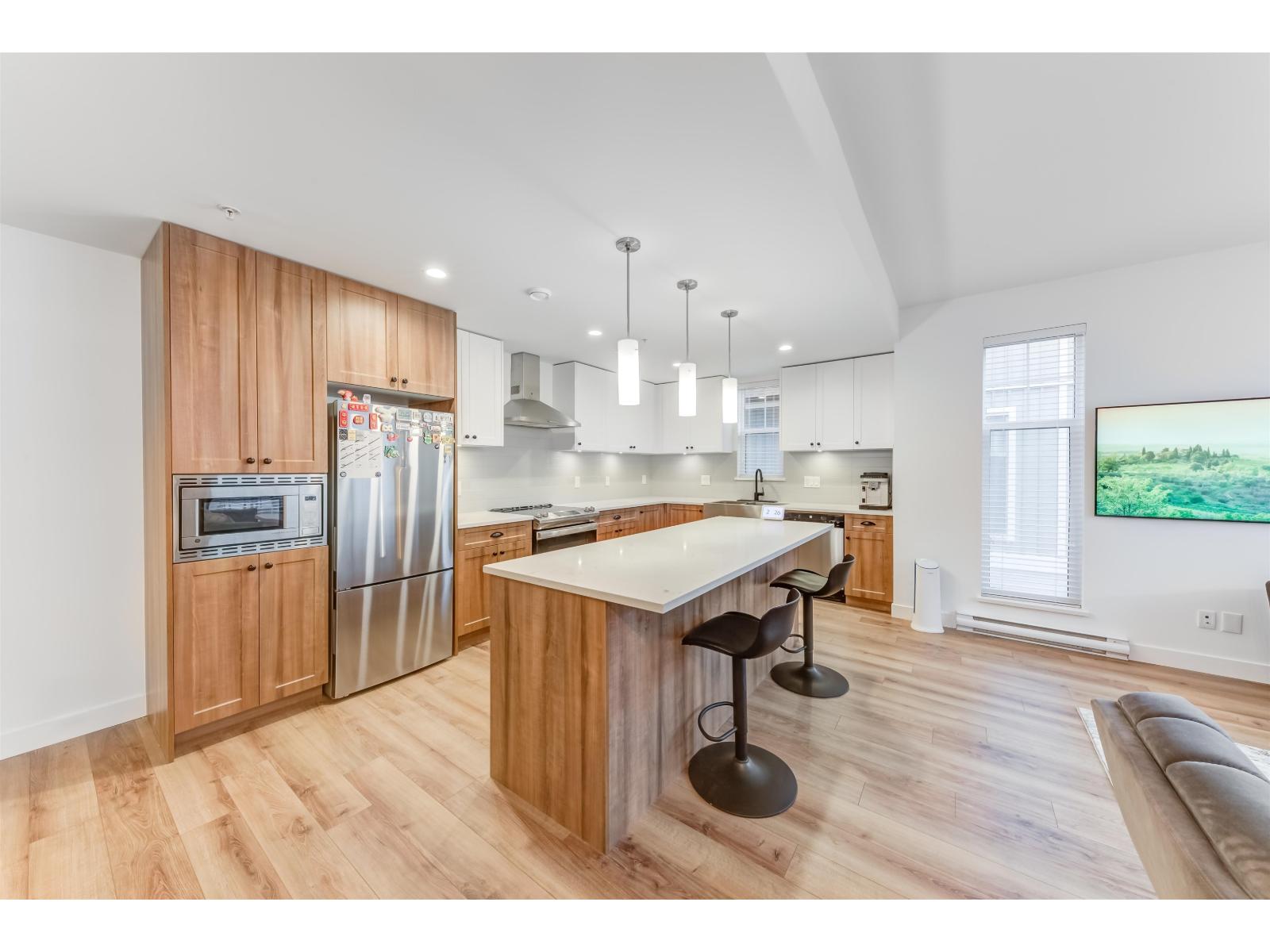 74 20487 65 Avenue Property Photo 6
