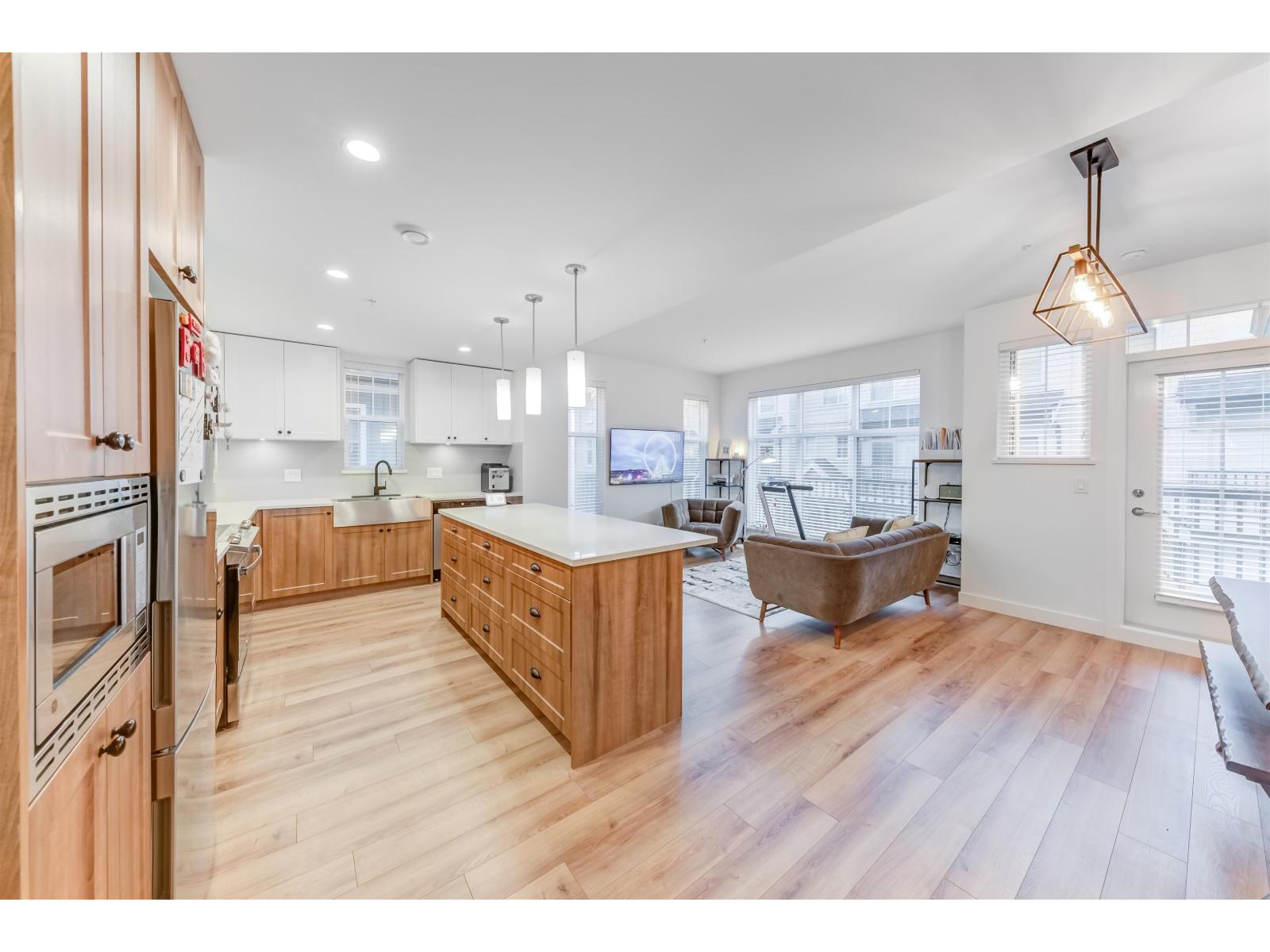74 20487 65 Avenue Property Photo 8