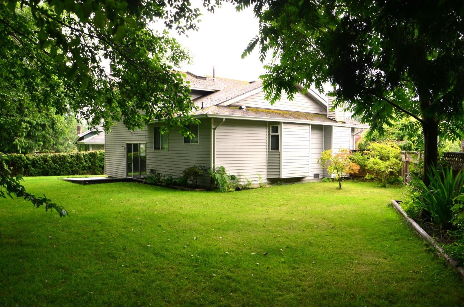 14645 18 Avenue Property Photo 23