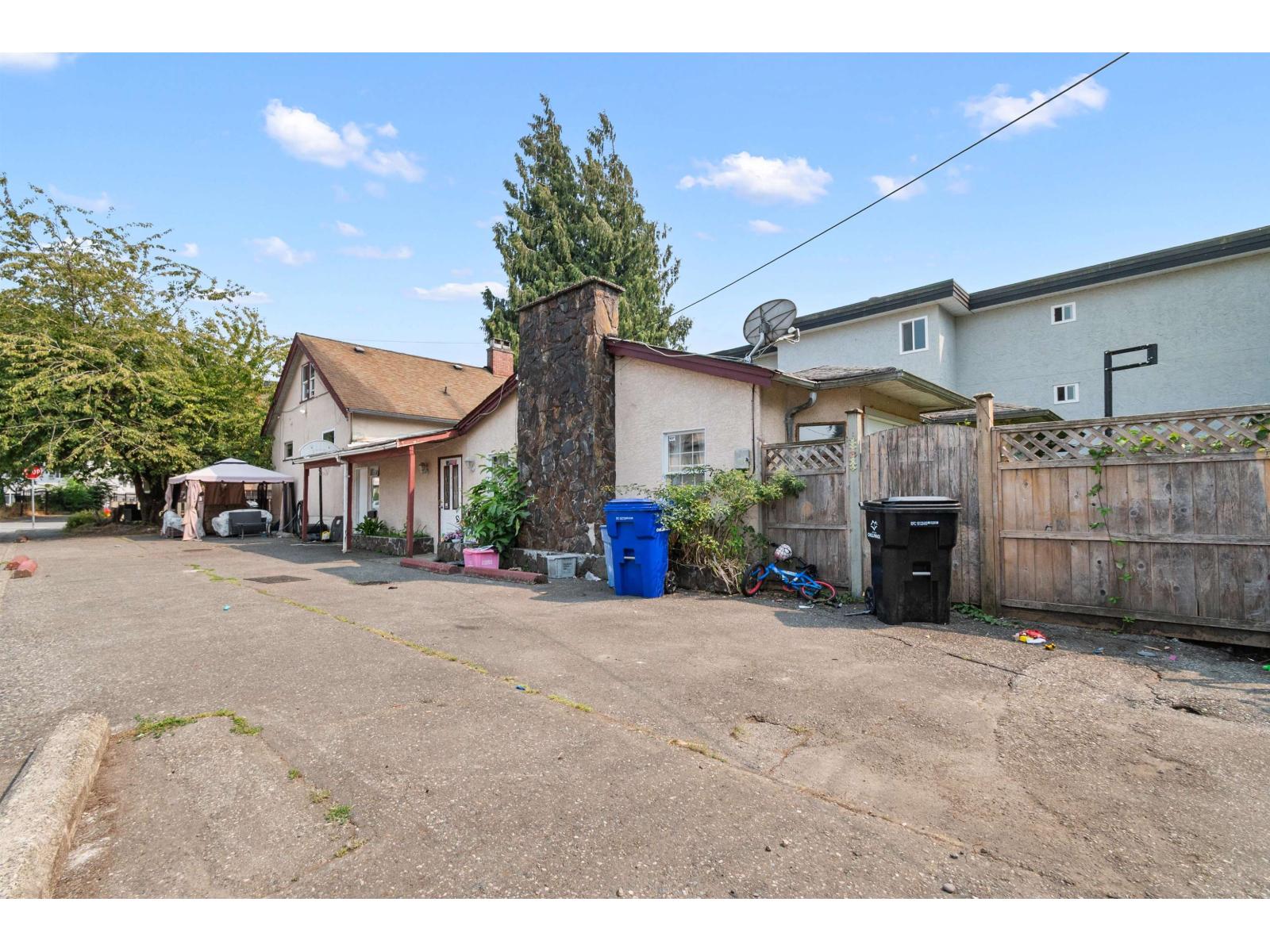 9475 Williams Street Property Photo 7