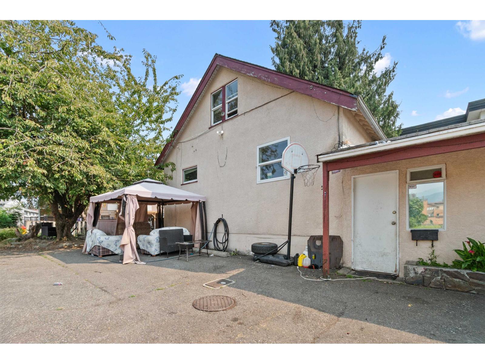 9475 Williams Street Property Photo 9