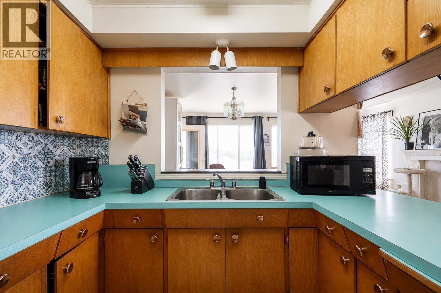 1303 Johnson Street Property Photo 14