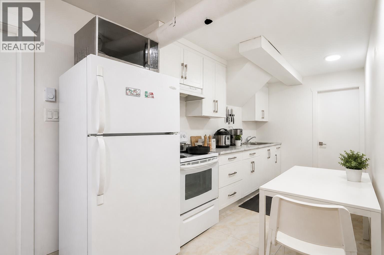 1303 Johnson Street Property Photo 17