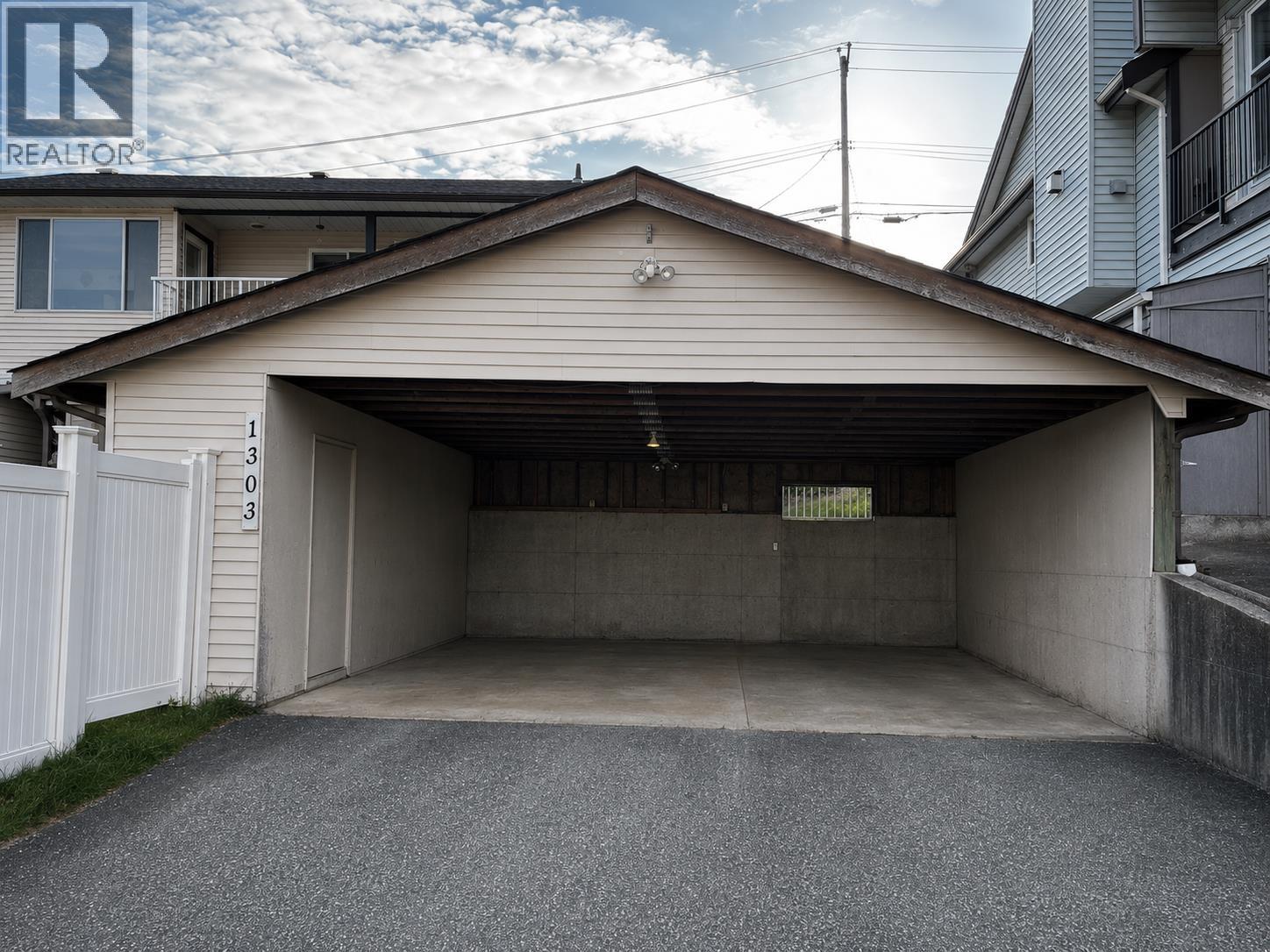 1303 Johnson Street Property Photo 25