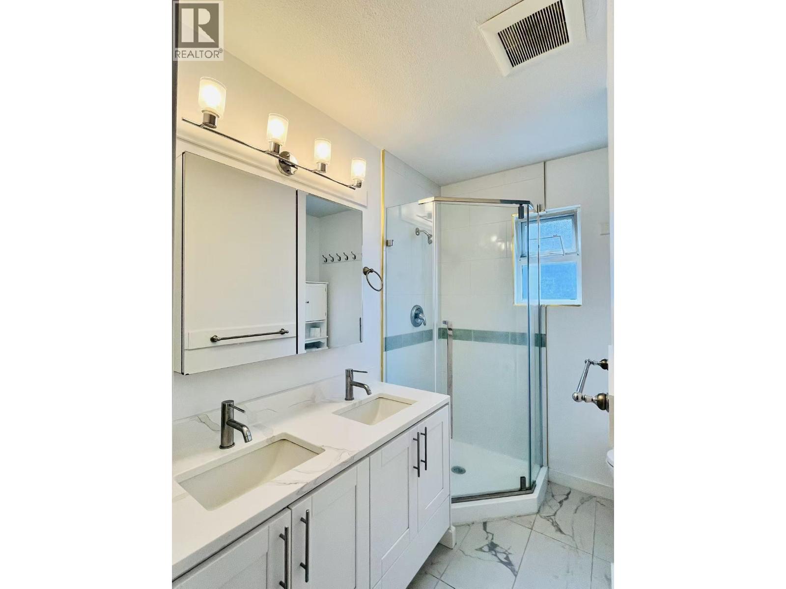 9557 Francis Road Property Photo 2