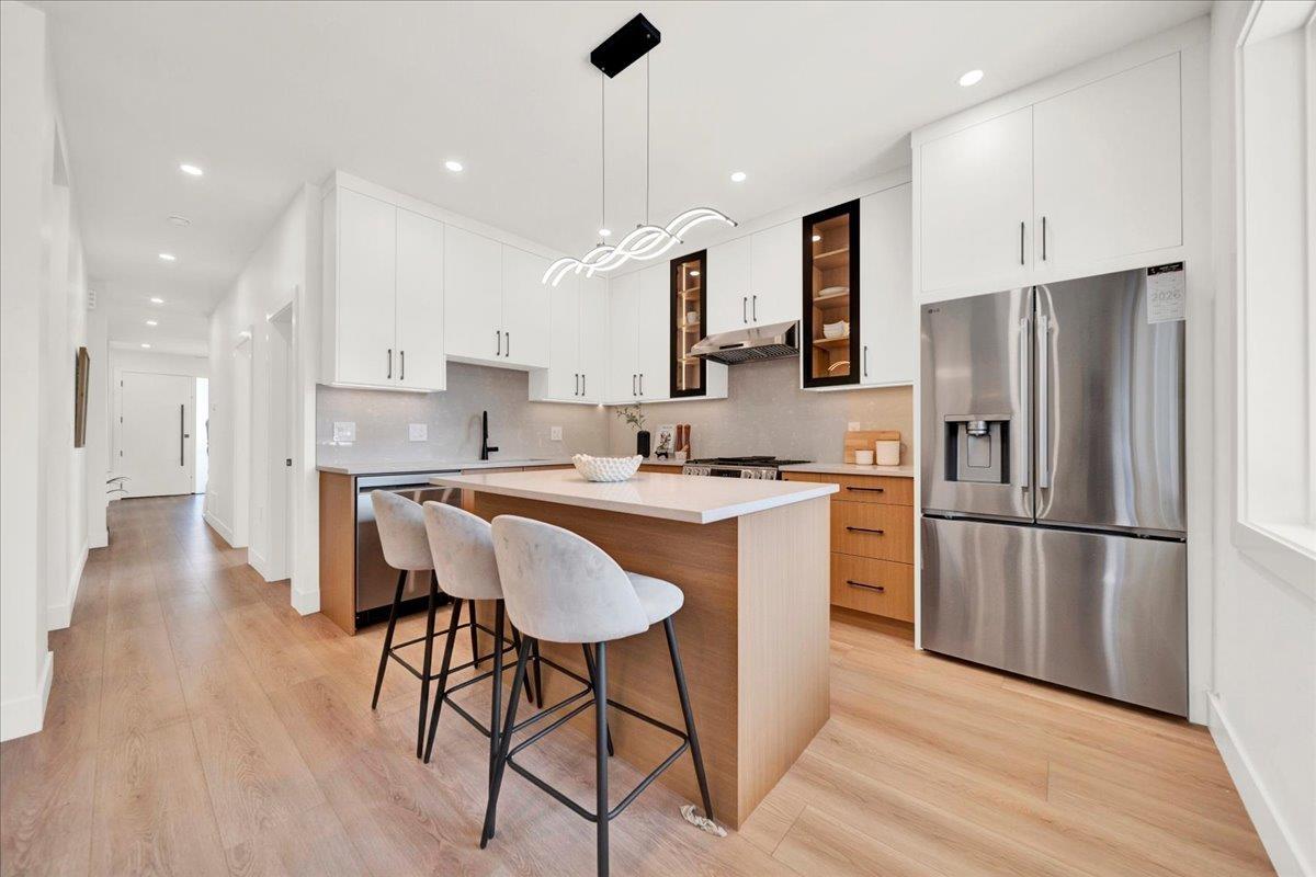 102 10151 144 Street Property Photo 4