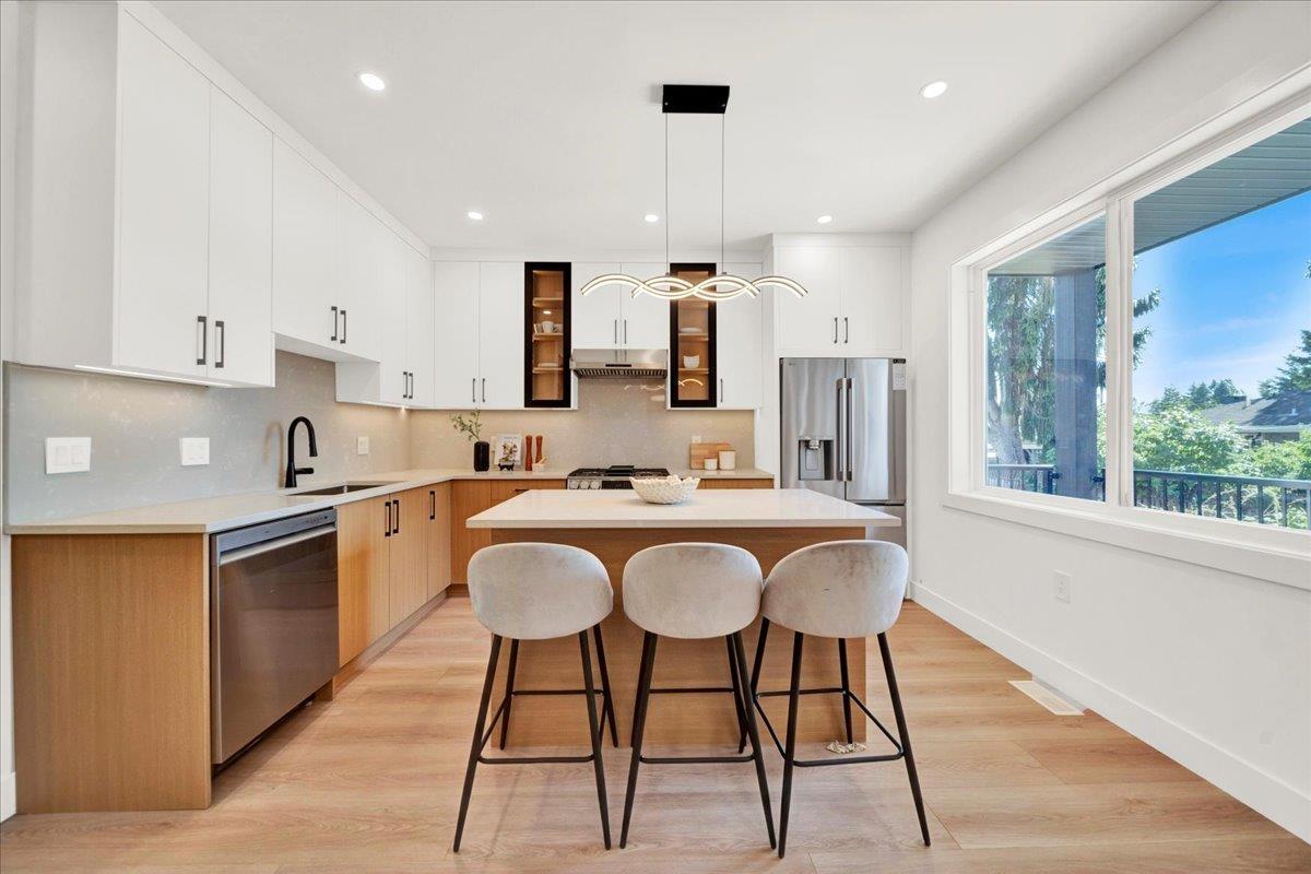 102 10151 144 Street Property Photo 5