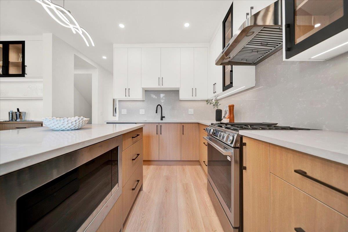 102 10151 144 Street Property Photo 7