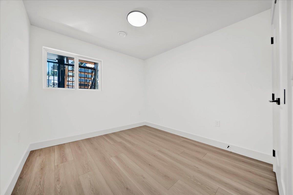 102 10151 144 Street Property Photo 23