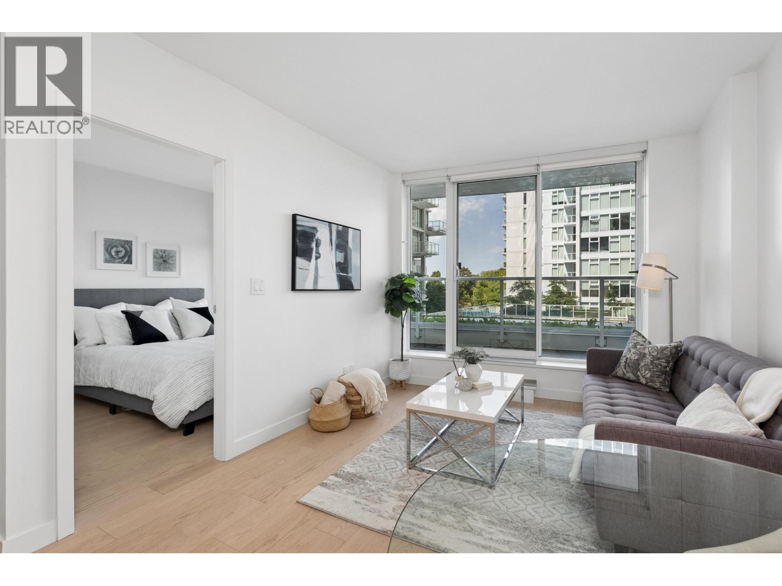 531 2220 Kingsway Street Property Photo 4