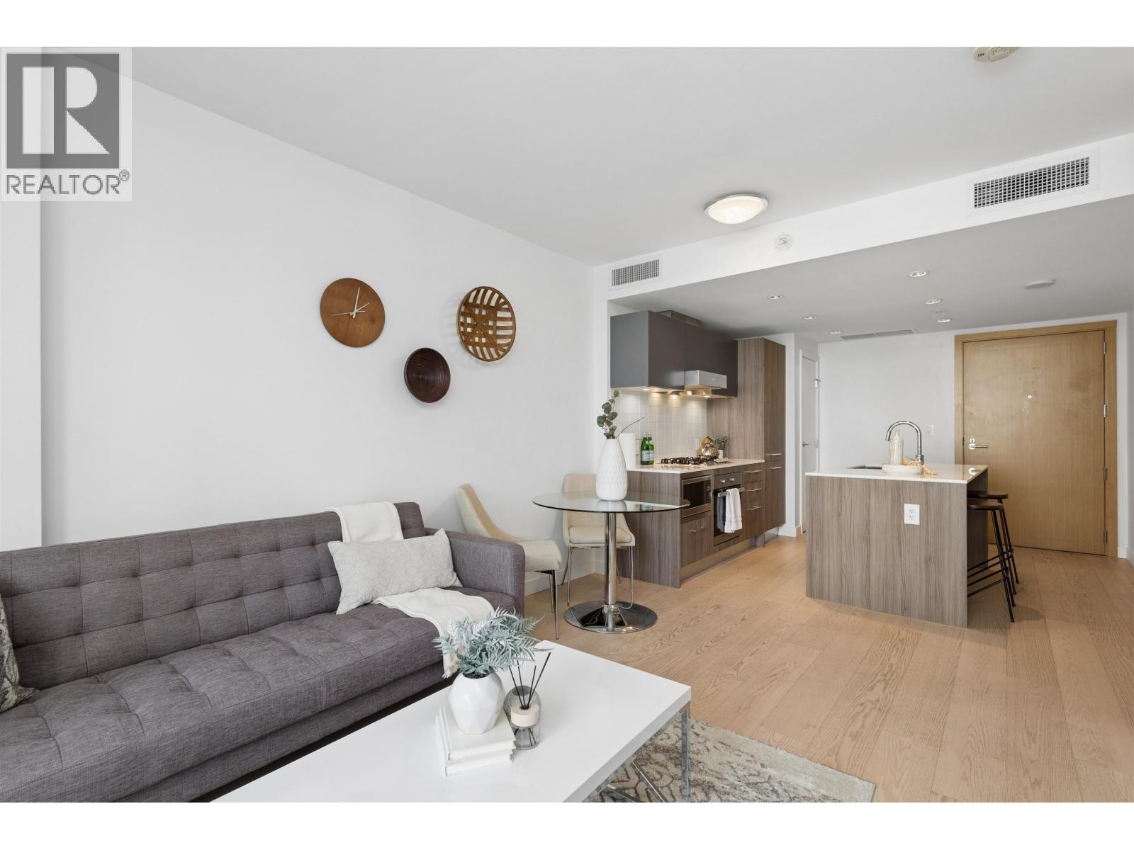 531 2220 Kingsway Street Property Photo 6