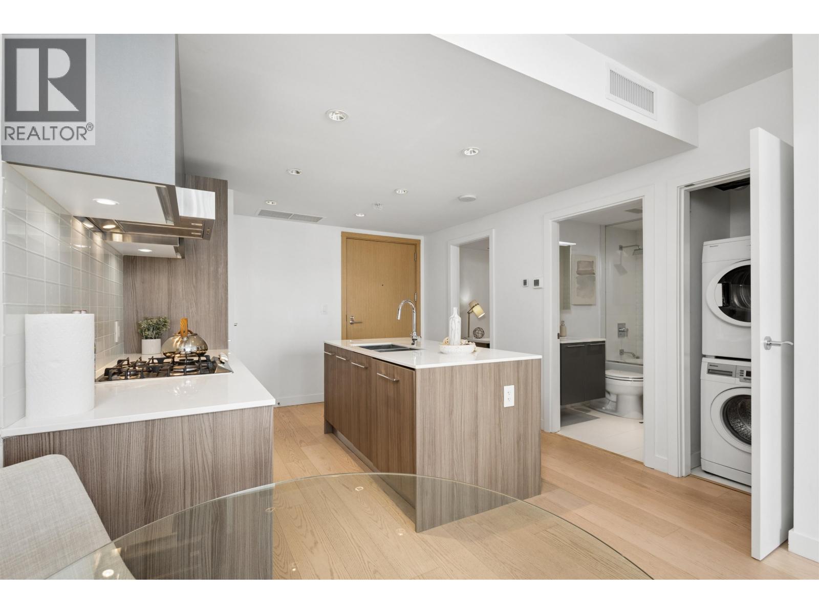 531 2220 Kingsway Street Property Photo 7