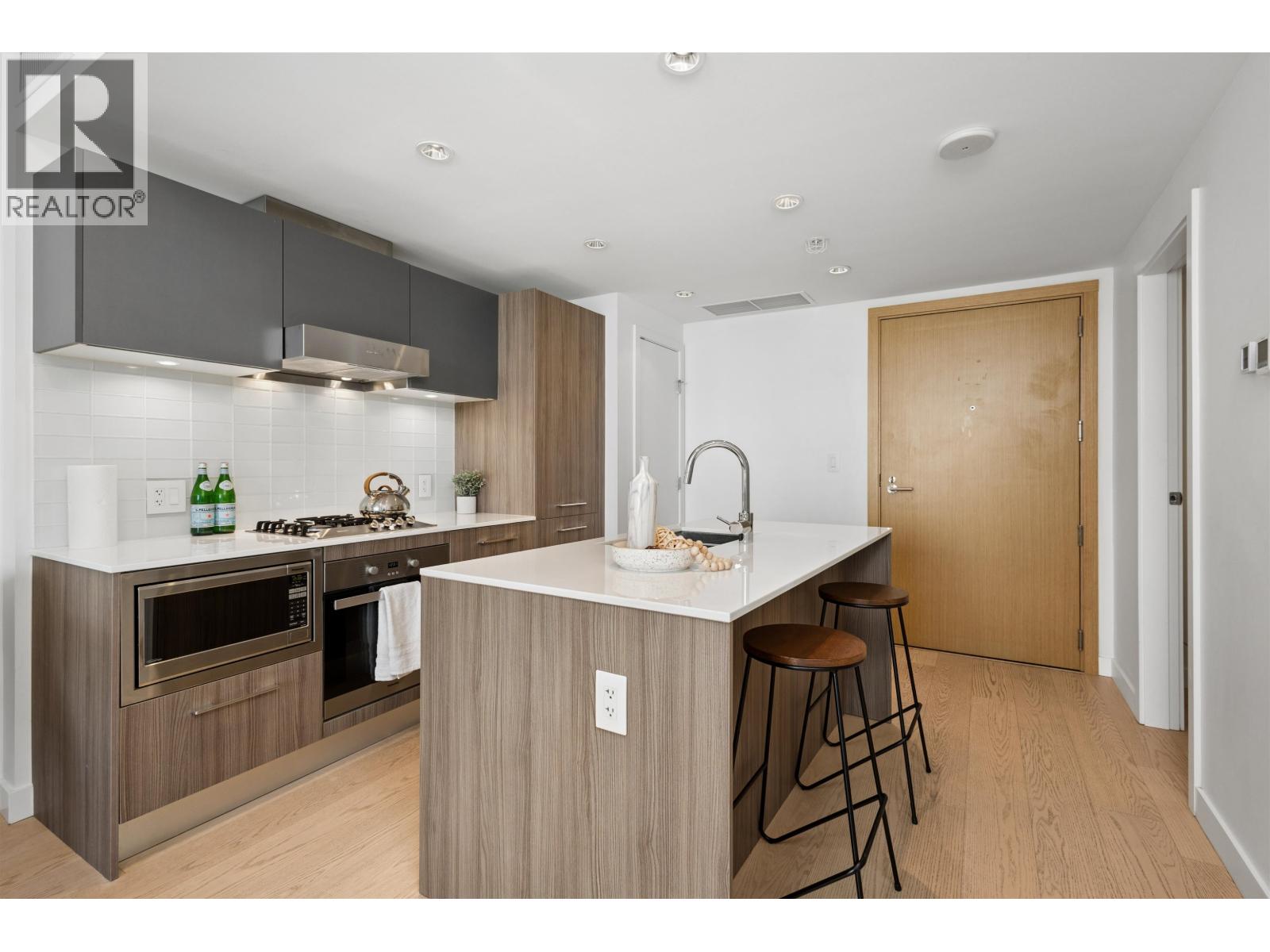 531 2220 Kingsway Street Property Photo 9