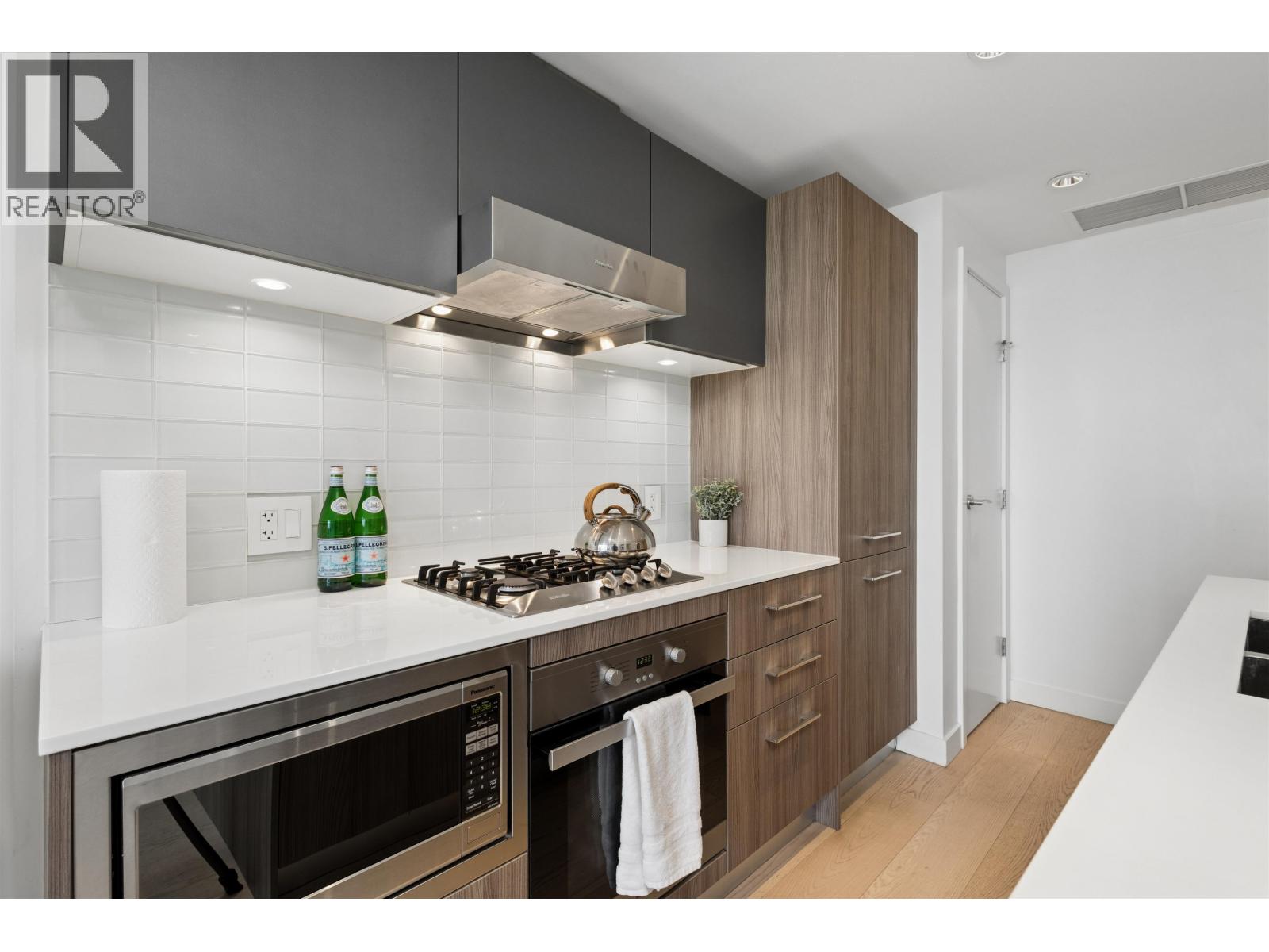 531 2220 Kingsway Street Property Photo 10