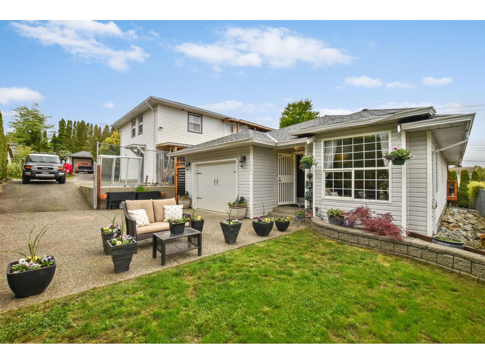 7461 Murray Street Property Photo 3
