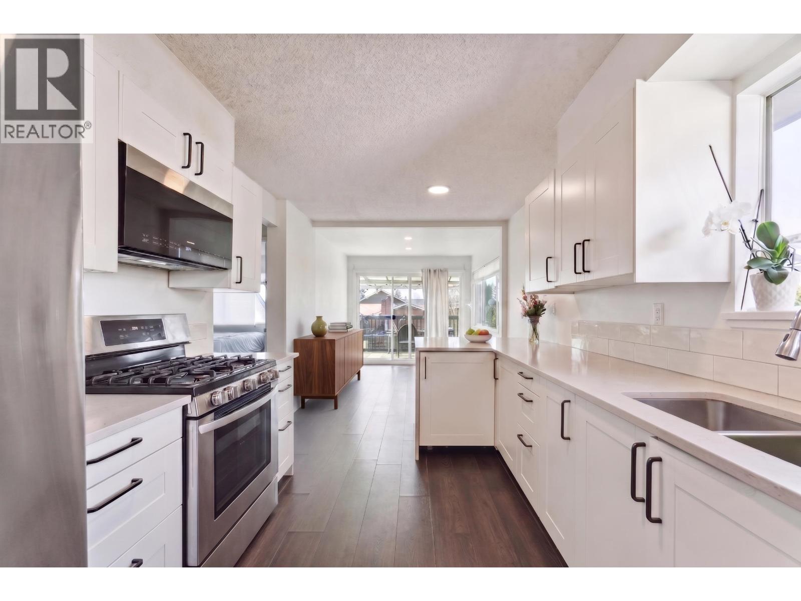 1949 Mahon Avenue Property Photo 6