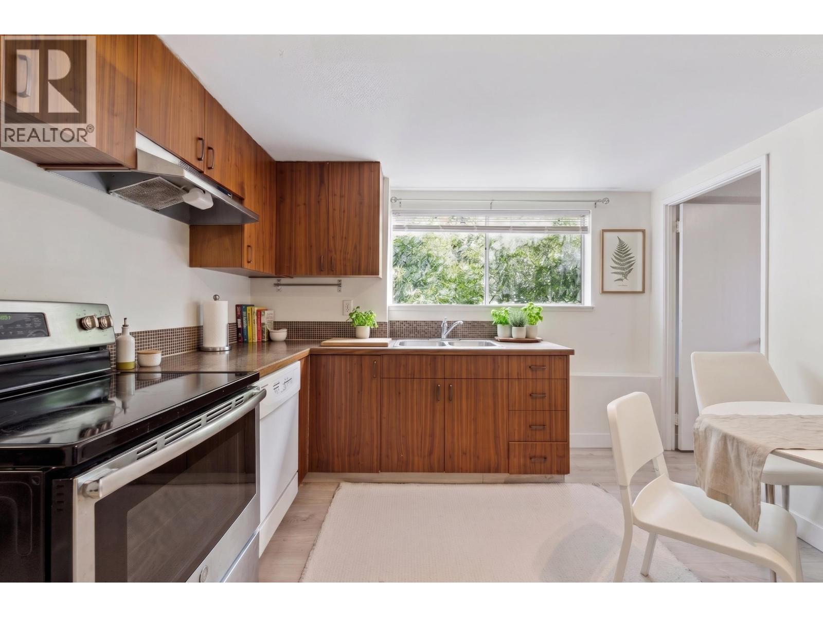 1949 Mahon Avenue Property Photo 15